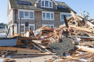 The Benefits of Hiring a Demolition Hauling Team